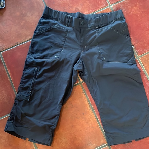 Eddie Bauer Sports Capri Pants - Active fit size Lg - Picture 2 of 8